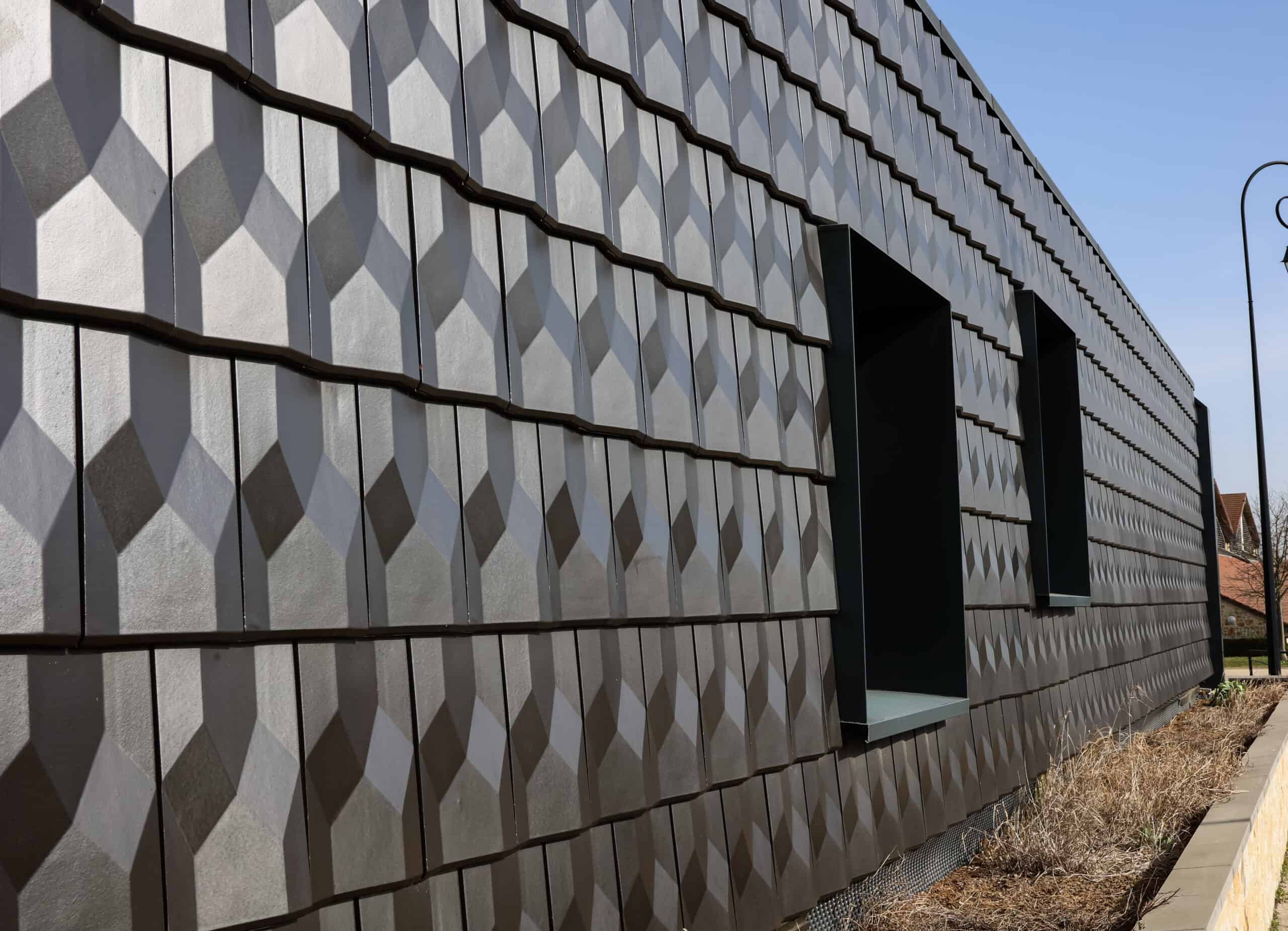 Diamant Wall Tile Installation – Geometric Clay Facade
