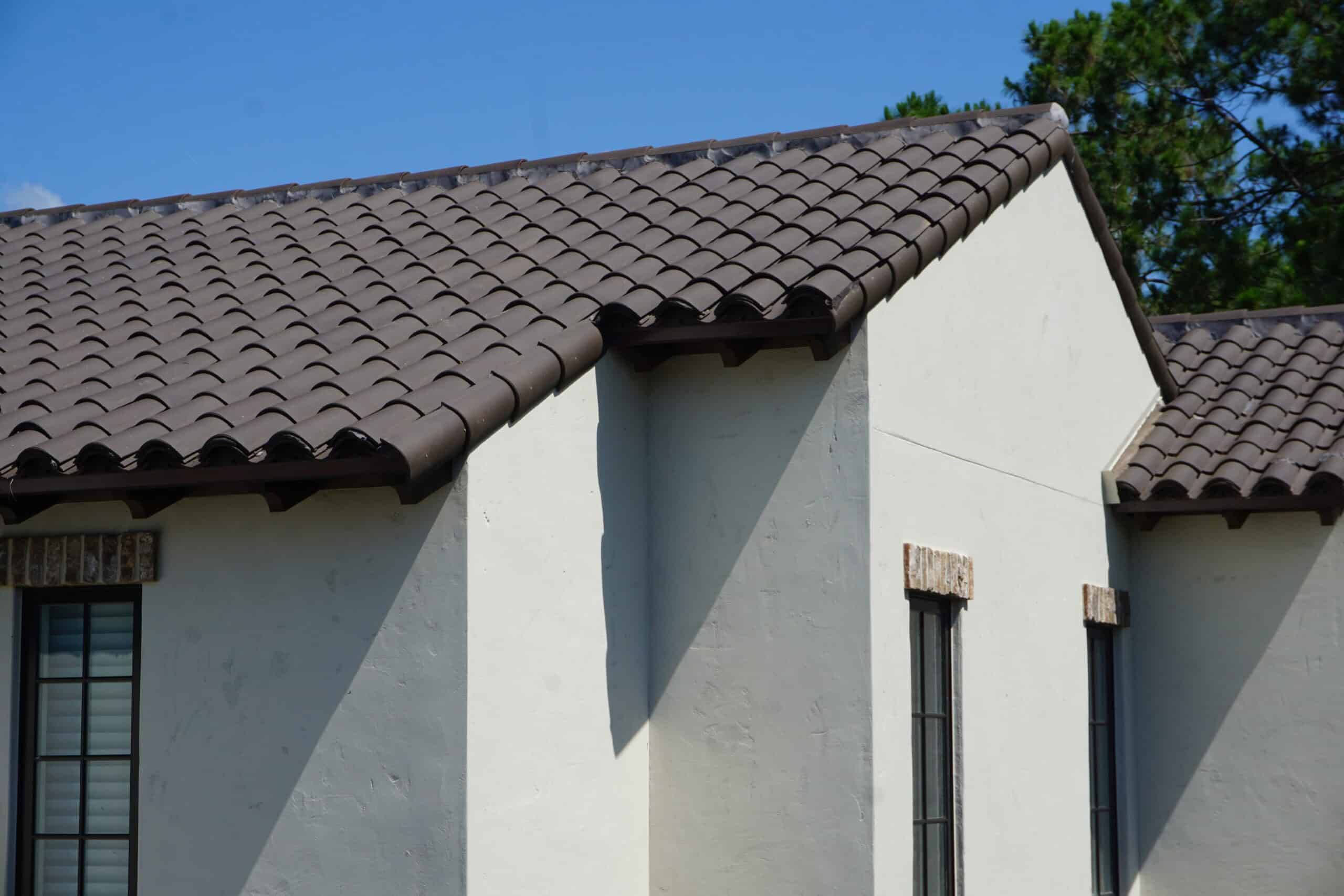 Verea Mission Pan & Cover – Graphite Clay Tile Roof