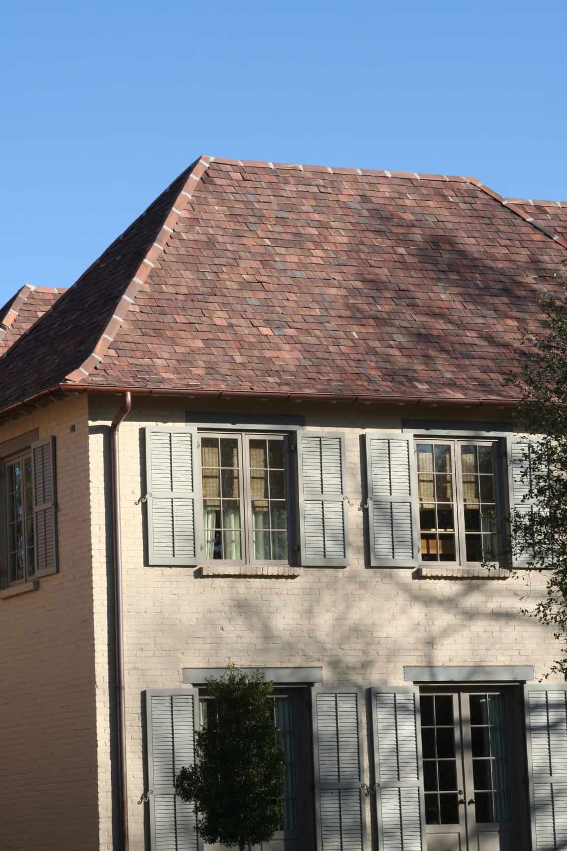 Santa Ana Essex Shingle Tile – Red Blend on Two-Story Home